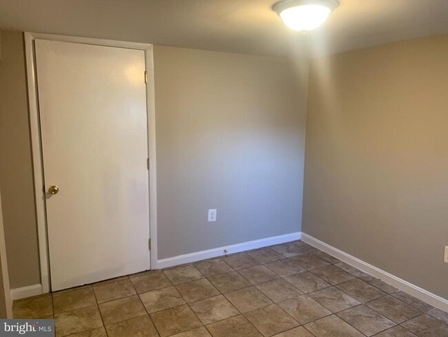 Building Photo - 2504 W Franklin St