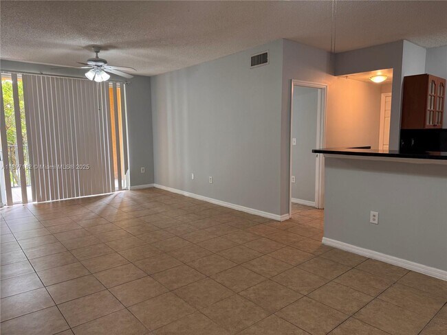 Building Photo - 2401 W Preserve Way