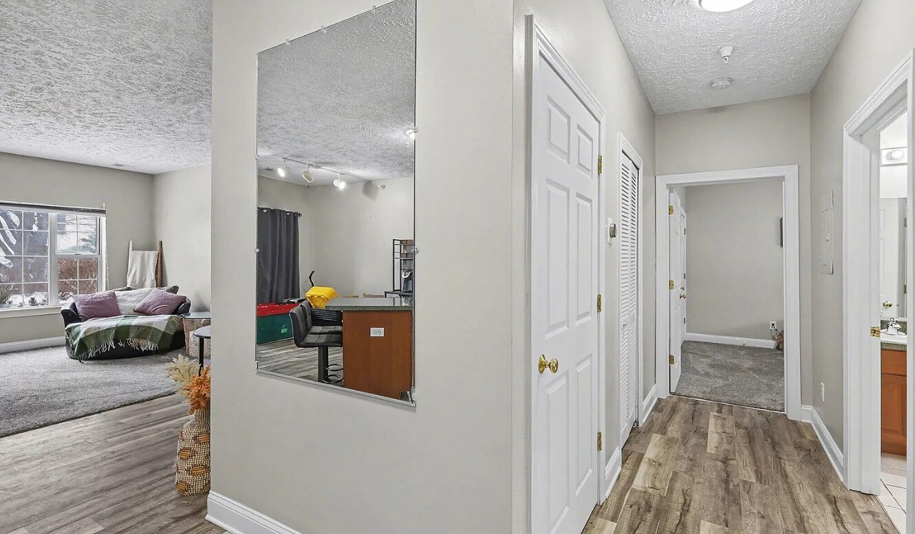 Building Photo - 288 W Saginaw St