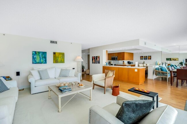 Building Photo - 4301 N Ocean Blvd