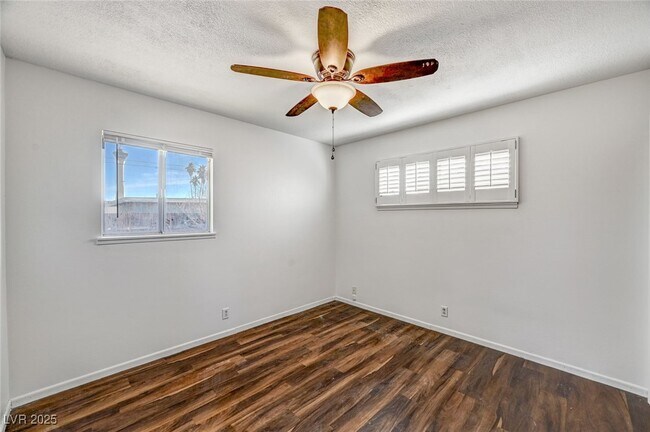 Building Photo - 1516 Inverness Ave