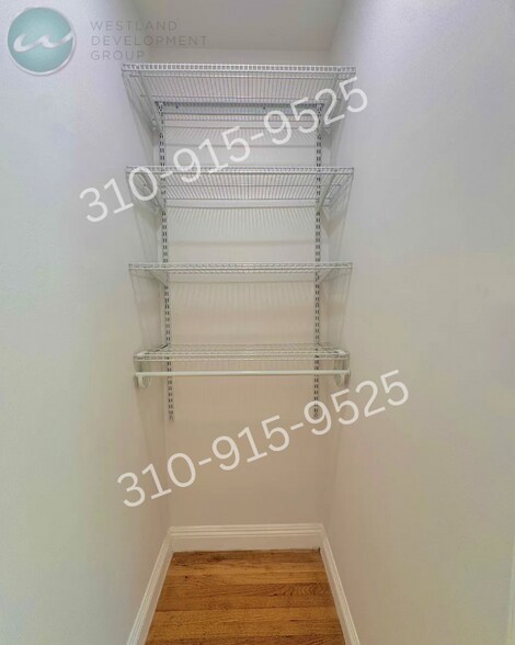 Building Photo - 3166 S Barrington Ave