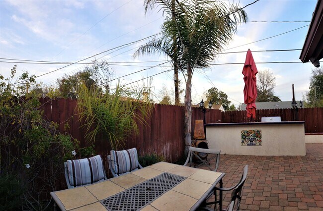 Building Photo - Exquisite 4 Bedroom + Office Single-Level Residence with Pool/BBQ in a Prime South-of-the-Bouleva...