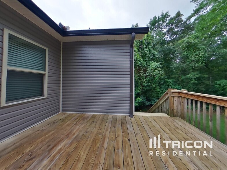 Building Photo - 124 Kings Crossing Ct