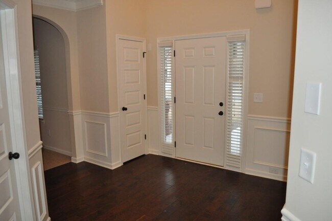 Building Photo - 1455 Forest Brook Trail