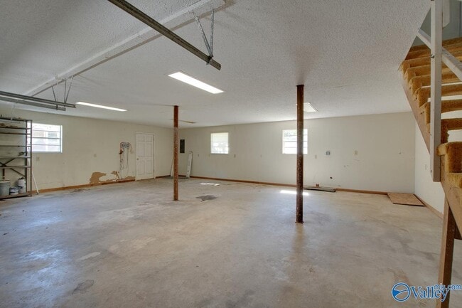 Building Photo - 4010 Dunsmore St SE