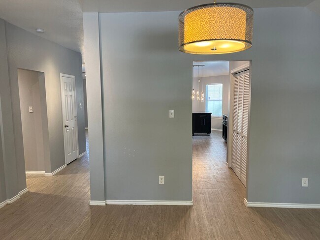 Building Photo - Eagle Springs Home Ready for Immediate Occupancy