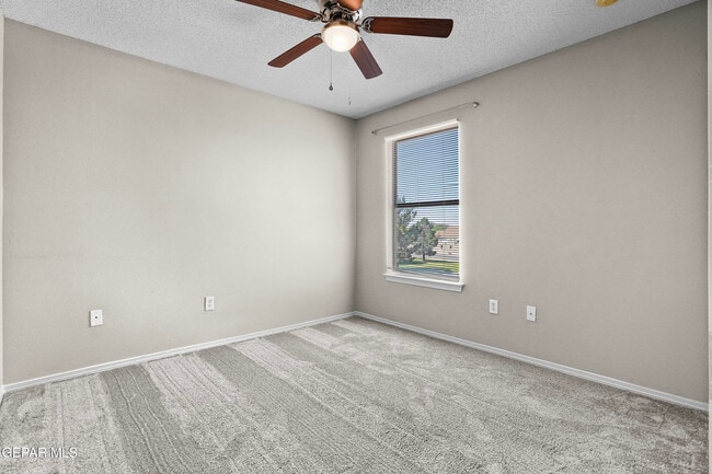 Building Photo - 3261 Garden Point Dr