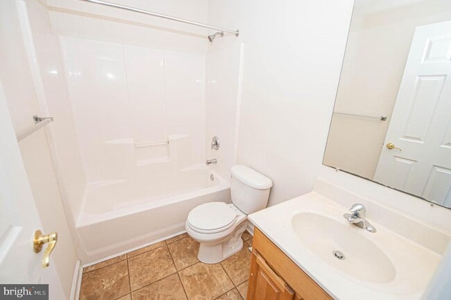 Building Photo - 420 Parkview Ct