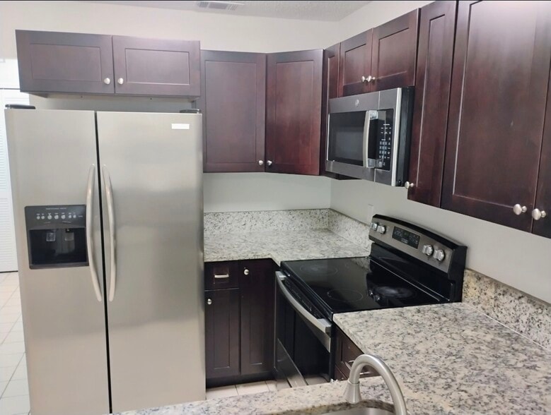 Building Photo - 3723 South Lake Orlando Pky