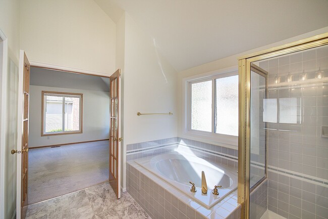 Building Photo - 4bd/2.5ba Sammamish House