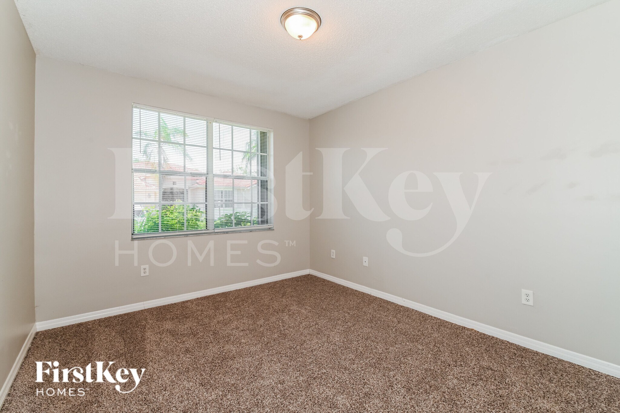 Building Photo - 10901 SW 161st Pl