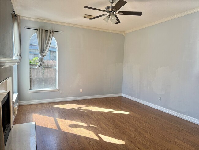 Building Photo - 8819 Diamond Lake Ln