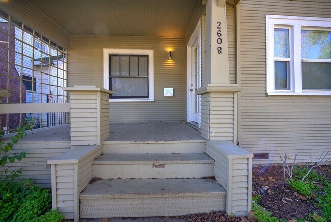 Building Photo - 2608 41st St