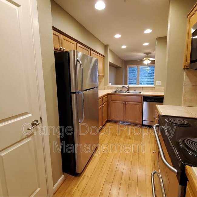 Building Photo - 4025 S 66th St