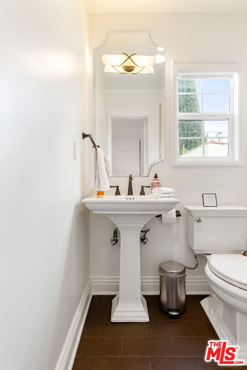 Building Photo - 460-460 N Alfred St