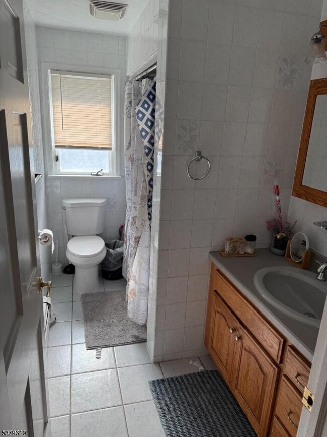 Building Photo - 248 Outwater Ln