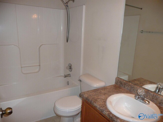 Building Photo - 105 Zeona Ct SW