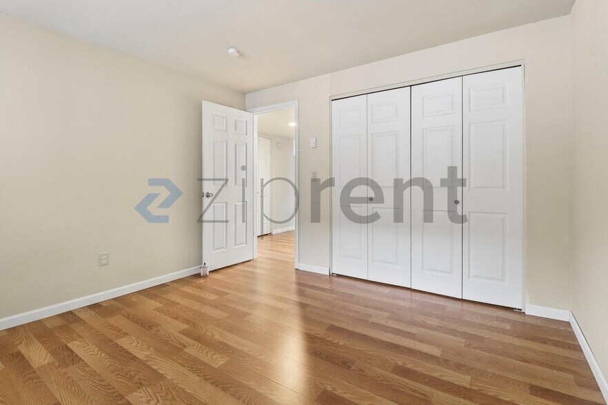 Building Photo - Unit 1