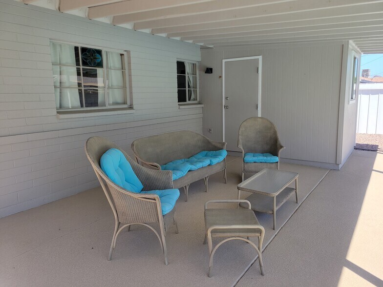 Building Photo - 1427 W 7th St