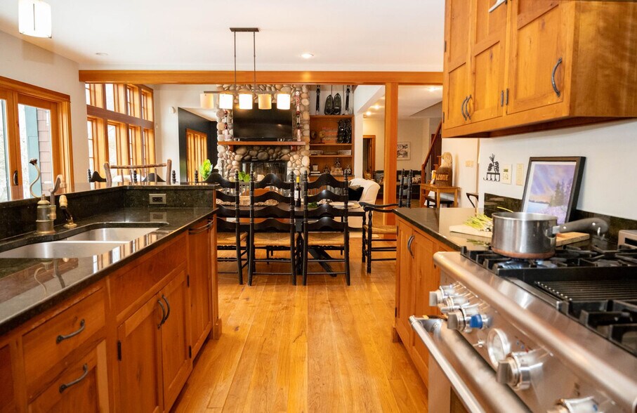 Building Photo - 28 Yellow Birch Cir