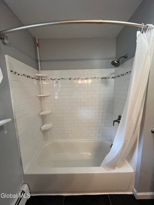 Building Photo - 36 Glenville St