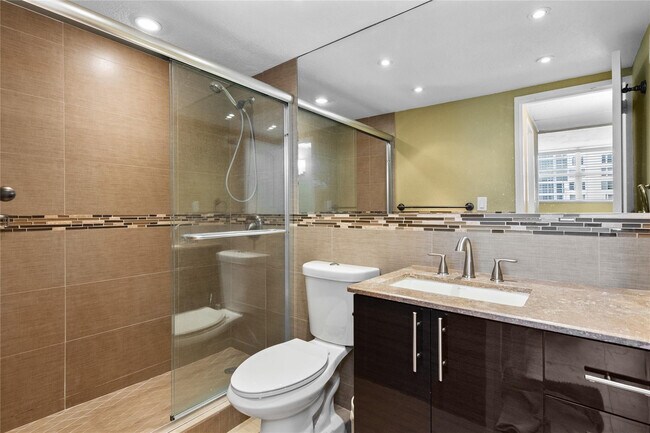 Building Photo - 4250 Galt Ocean Dr