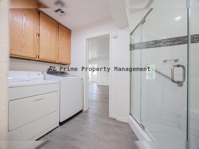 Building Photo - 428 E Fremont Dr