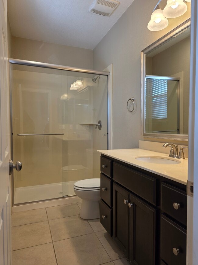 Building Photo - 1653 Clover Ct