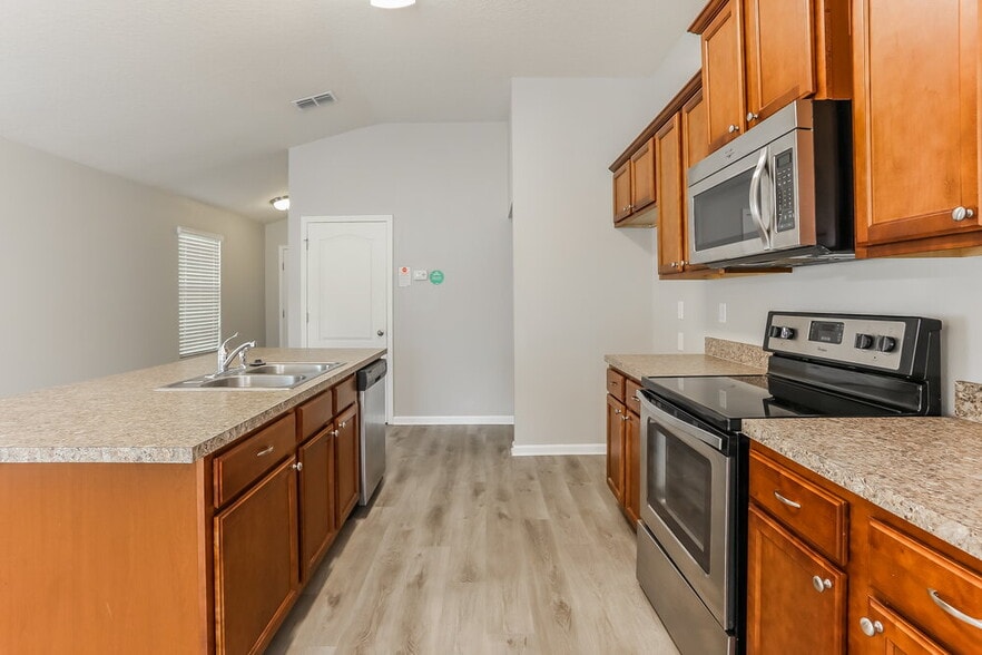 Building Photo - 3830 Julia Marie Drive