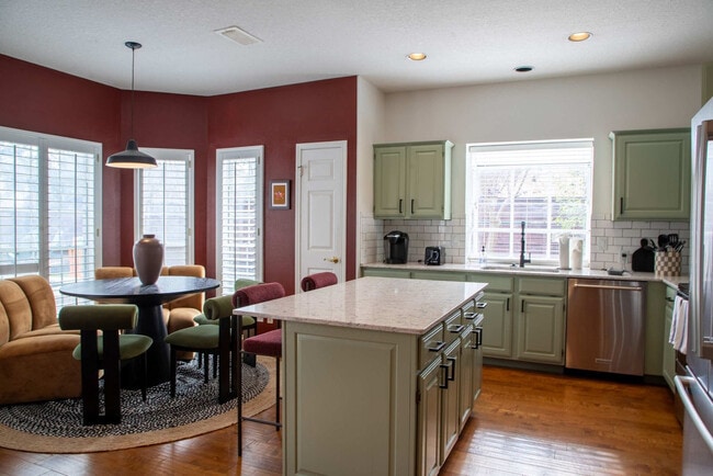 Building Photo - 2002 Chittim Trail Dr