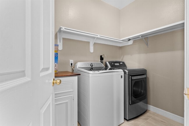 Building Photo - 3214 Brook Arbor Ln