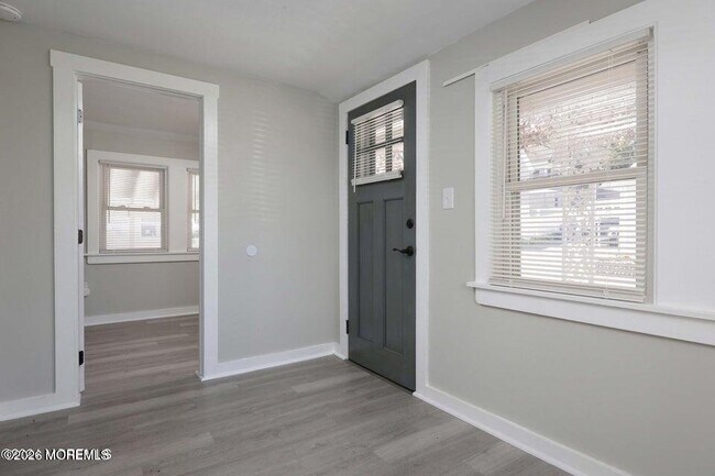 Building Photo - 1423 Holmes Ave