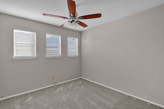 Building Photo - 7640 Kings Ridge Rd