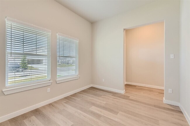 Building Photo - 4702 Deadwood Dr