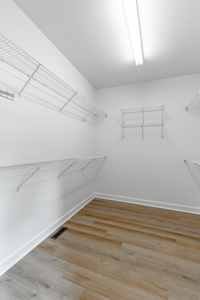 Building Photo - 7782 Prince Dr