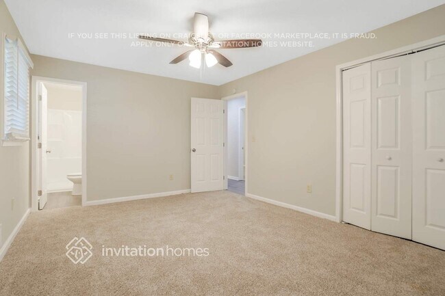 Building Photo - 246 Sandra Dr NW