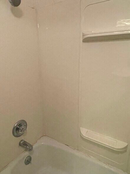 Building Photo - 283 Alpine Dr