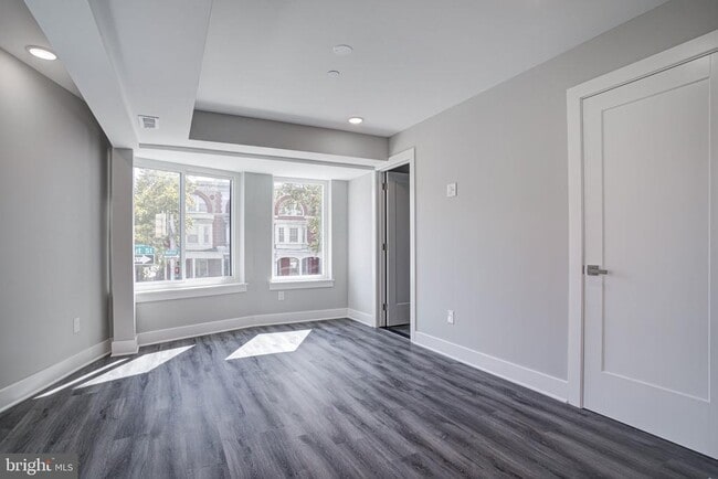 Building Photo - 540 S 52nd St