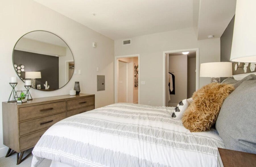 Building Photo - 8725 Ariva Ct