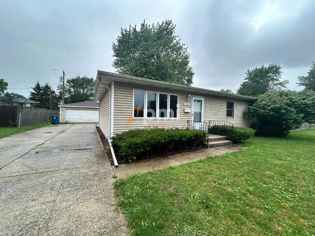 Primary Photo - 7724 Mount St