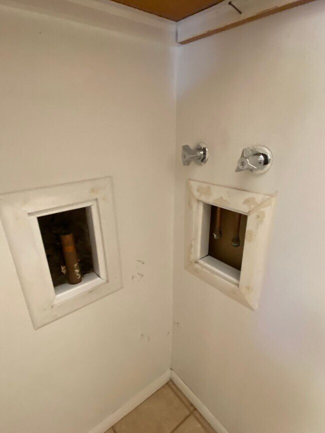 Building Photo - 1328 Woodmoor Ln