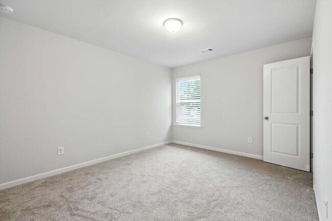 Building Photo - 6215 Vista Crossing Way