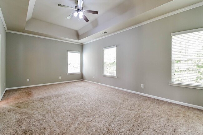 Building Photo - Spacious 4-Bedroom Fairburn Home