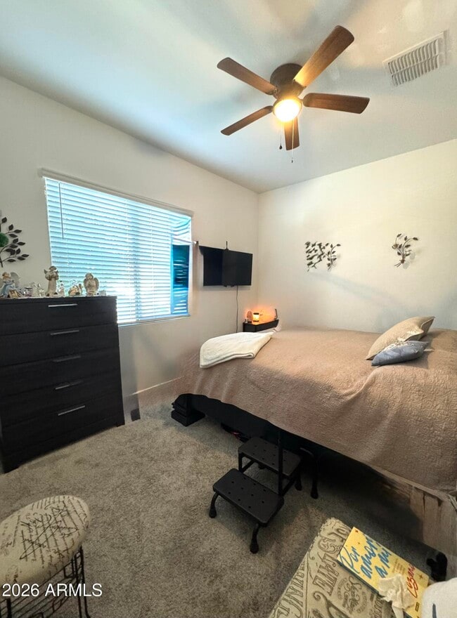 Building Photo - 9221 W Glenrosa Ave