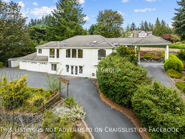 Primary Photo - Beautiful 3 bed/2.5 bath in Poulsbo!