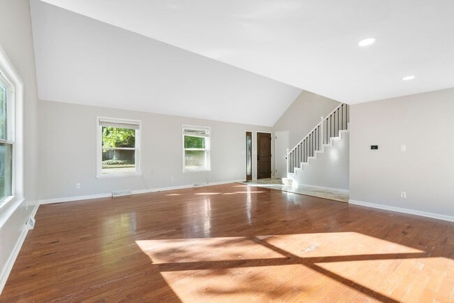 Building Photo - 3 Bedroom | 2.5 Bathroom | 2 Car Garage | ...