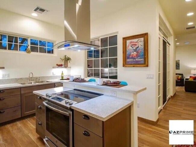 Building Photo - sweet home