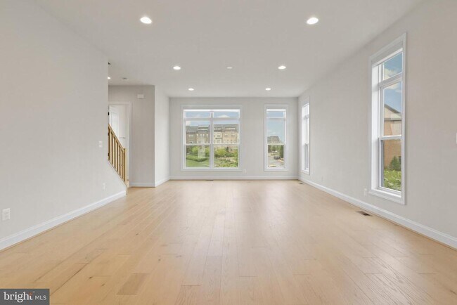 Building Photo - 12311 W Oaks Dr