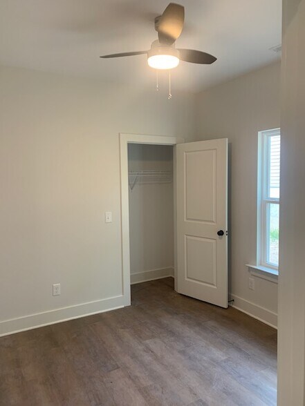 Building Photo - 3014 N Chamberlain Ave